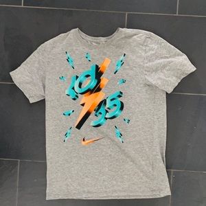 Men’s grey Nike tshirt size medium. Dri-fit Kd35. Good condition